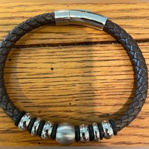 EUC Bacci Ball brown braided leather/stainless steel bracelet,size 8 1/4 length
